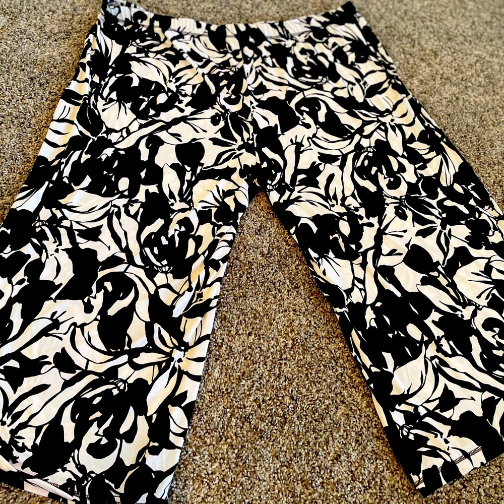 Lightweight wide legged capris